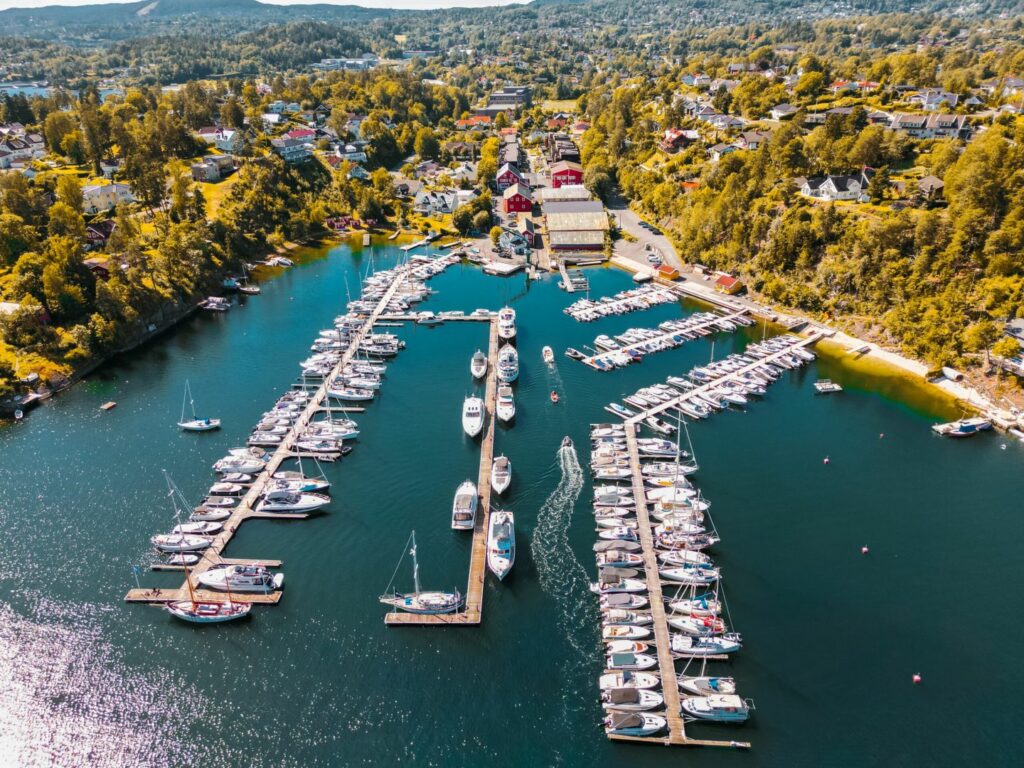 MARINESERVICE X HOLMEN YACHTVÆRFT oversiktsbilde